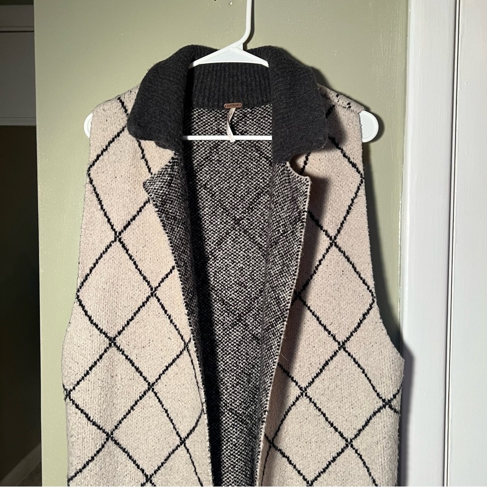 Free People Women's Size Small Girl's Best Friend Quilt Pattern Cardigan Sweater - Picture 3 of 10